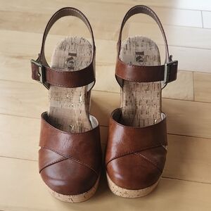 Kork-Ease Brown Leather Mules with Classic Design